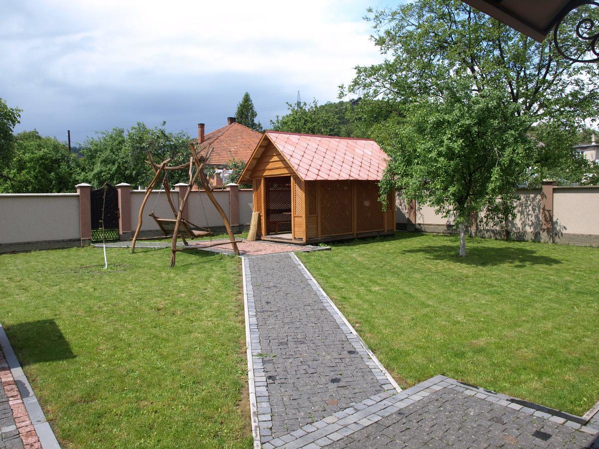 Mini-Hotel "Nord" Chynadiyovo Zewnętrze zdjęcie