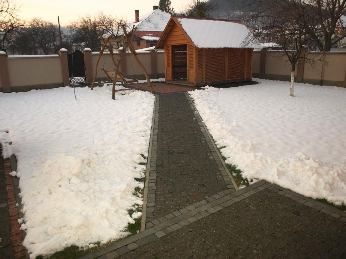 Mini-Hotel "Nord" Chynadiyovo Zewnętrze zdjęcie